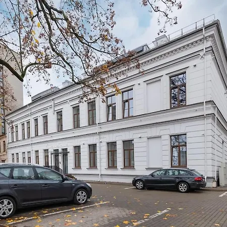 Apartment Lovely 1bedroom Loft Located In Center *